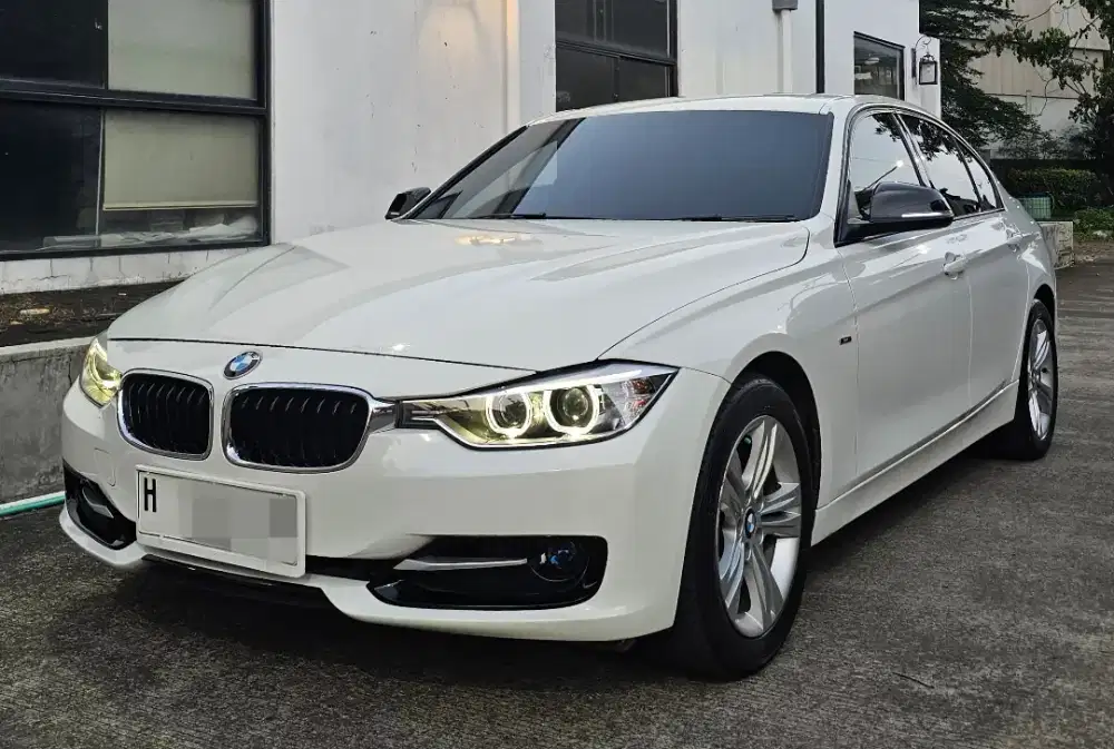 BMW 320i F30 Sport 2015