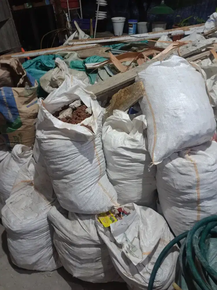 Puing Bangunan GRATIS – Siap Angkut!