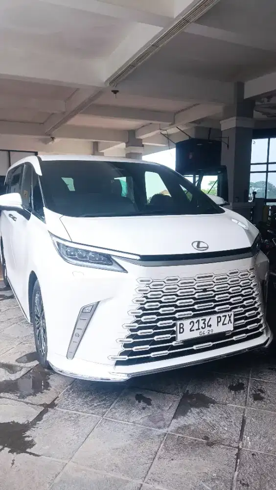 ANTIK!! LEXUS LM 350h 7 Seater Nik 2023 Pemakaian 2024 Pajak Baru LOW