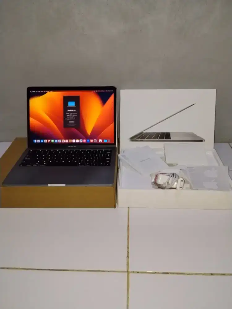 MacBook Pro 2017 8/256 Space Grey