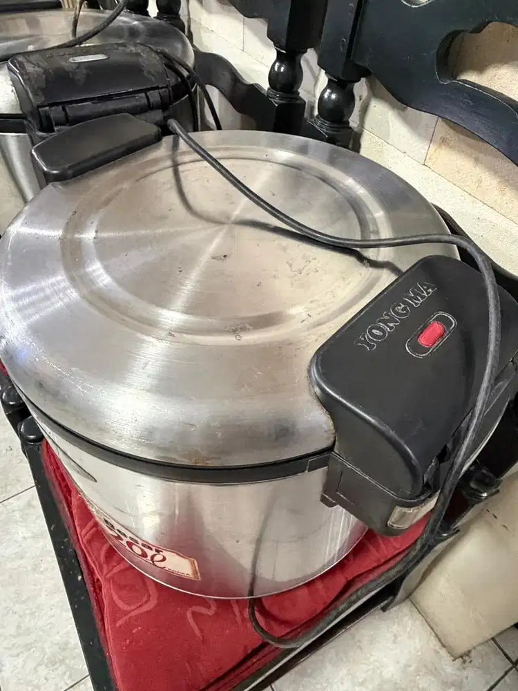 DIJUAL – MAGIC COM 20L YONG MA - Pre loved Kondisi Baik (2Pcs )