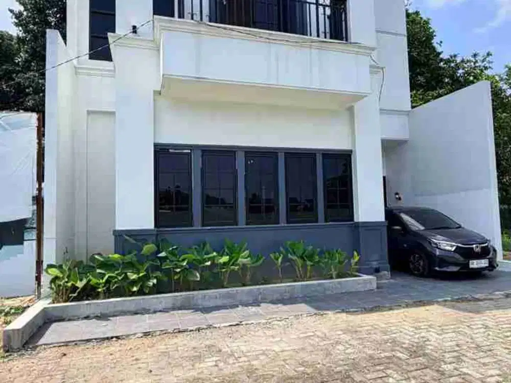 RUMAH MEWAH 2 LANTAI KLASIK MODERN DALAM PERUMAHAN DI JALAN GODEAN KM. 6 SIDOARUM