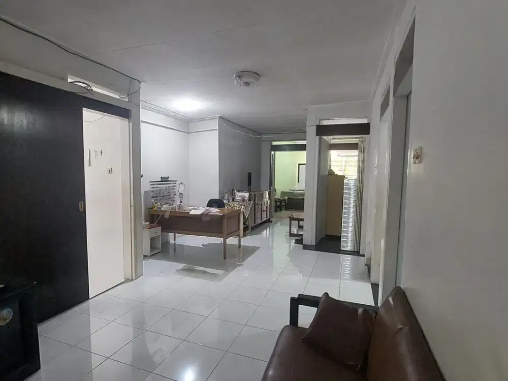 Rumah Luas Nyaman Terawat di Hegarmanah Bandung