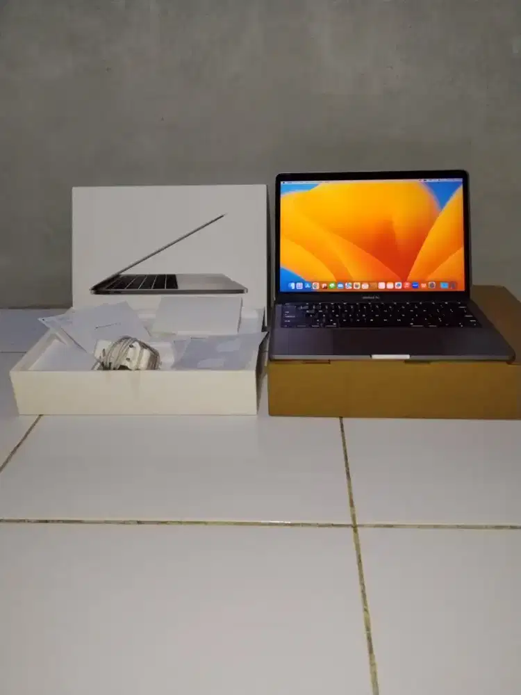 MacBook Pro 2017 8/256 Warna Space Grey