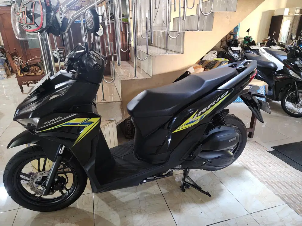 Vario 125 k2v hitam stiker hijau 2024 gbm