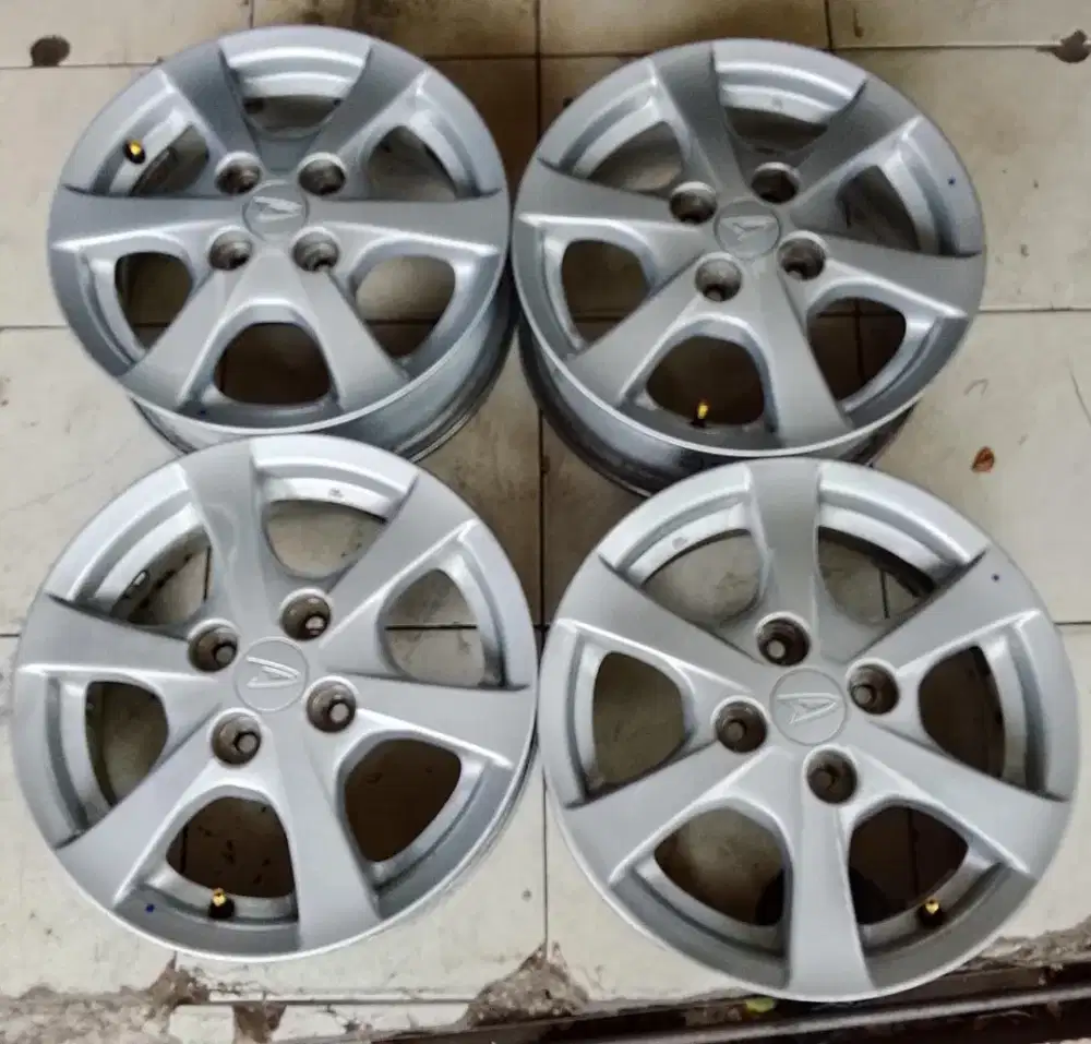 Dijual. 4pc velg toyota agya/ayla  R14