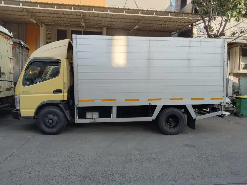 Mobil Truk Diesel Mitsubishi Colt Diesel FE73 MT tahun 2010