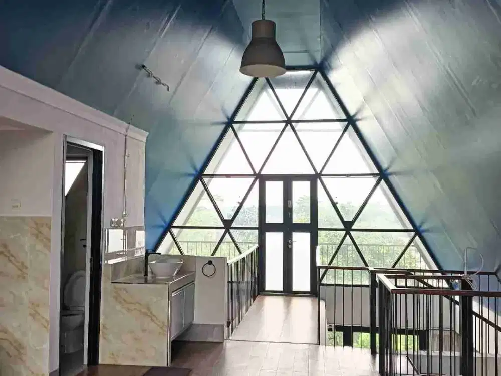 DISEWAKAN RUMAH RASA VILLA FULL FURNISHED DI AKSES YANG SANGAT STRATEGIS DEKAT KE JAKARTA TIMUR/DEPOK DAN DEKAT KAMPUS GUNADARMA DAN UI