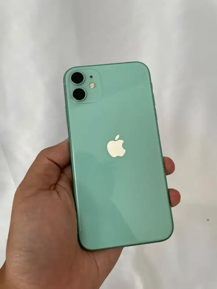Iphone 11 64Gb garansi IBox resmi fisik mulus