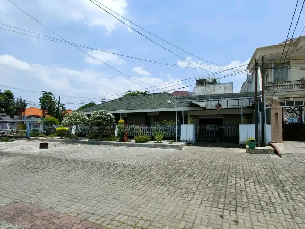 Raya Dharmahusada Utara