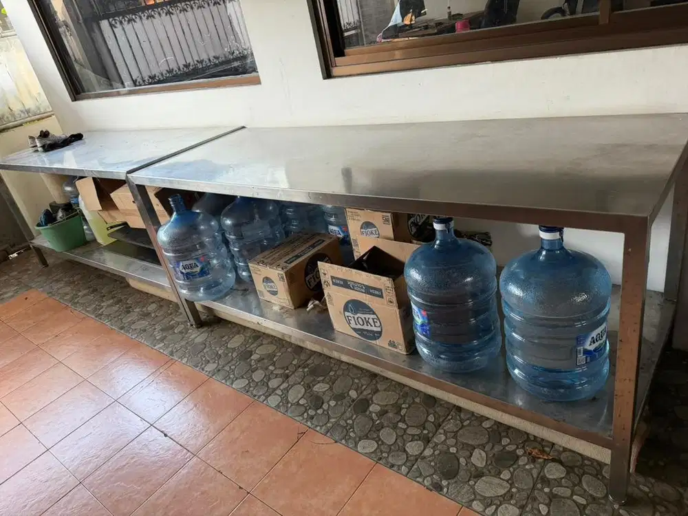 Meja Stainless untuk Dapur & Usaha