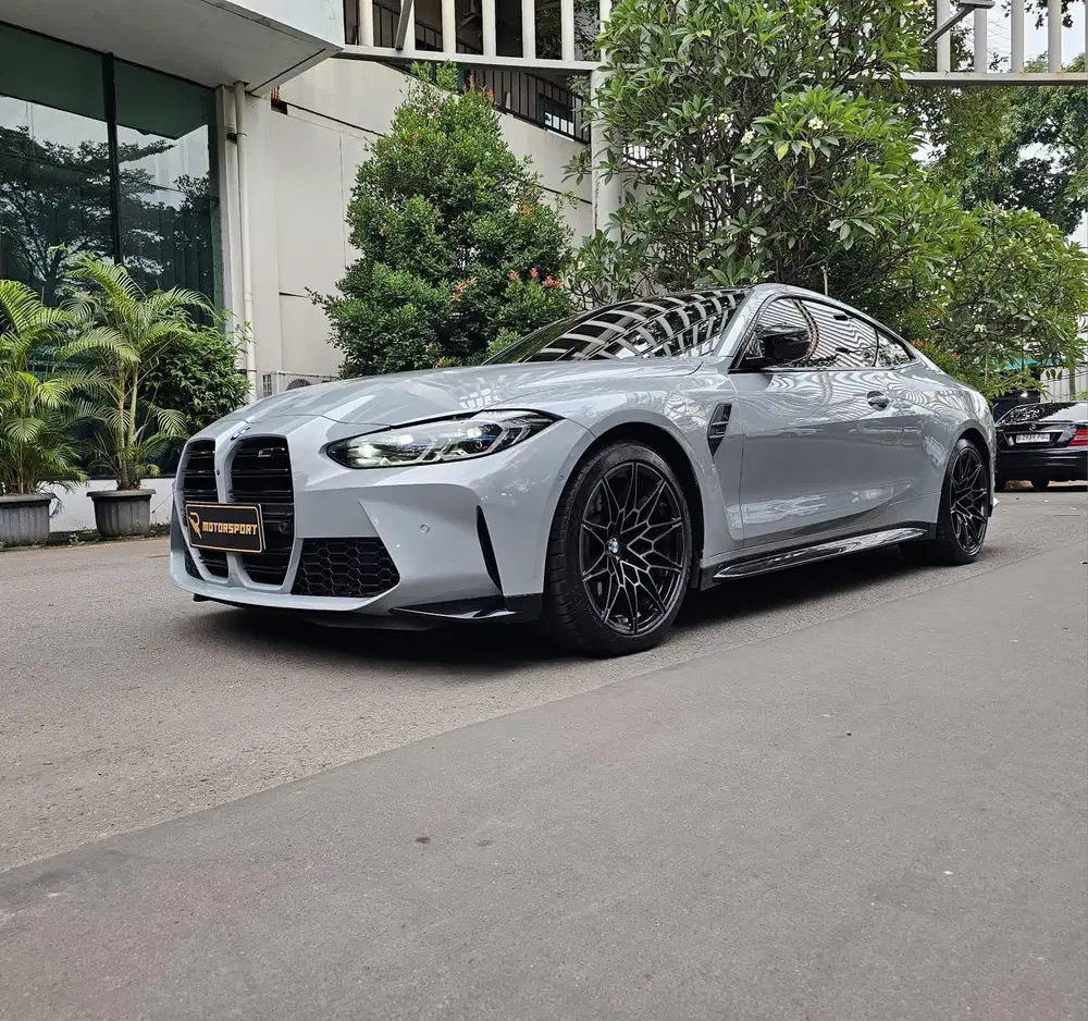 (TDP: 0 Rupiah) BMW M4 Competition 2023 low km m 4
