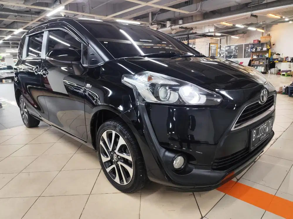 Toyota Sienta V 2016 at siap pakai