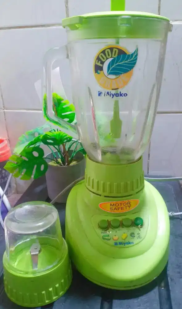 DI JUAL BLENDER MASIH BAGUS