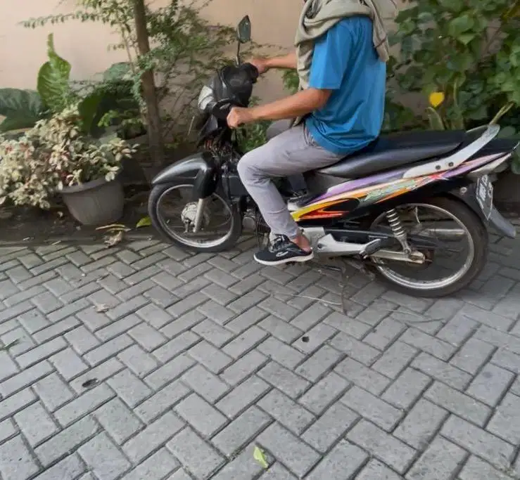 Motor second honda kharisma