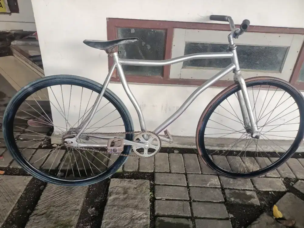 Sepeda fixie rem terpedo UK 700 ban tebal semua