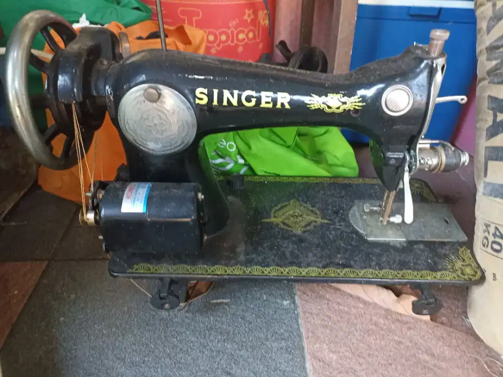 Dijual mesin jahit singer