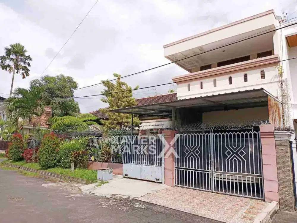 Dijual Rumah 2Lantai Terawat Dan Siap Huni Di Kawasan Elite Taman Dieng Kota Malang