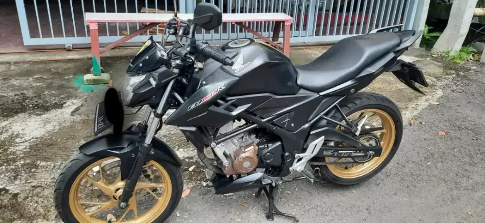 Honda CB 150 R Special Edition Gold