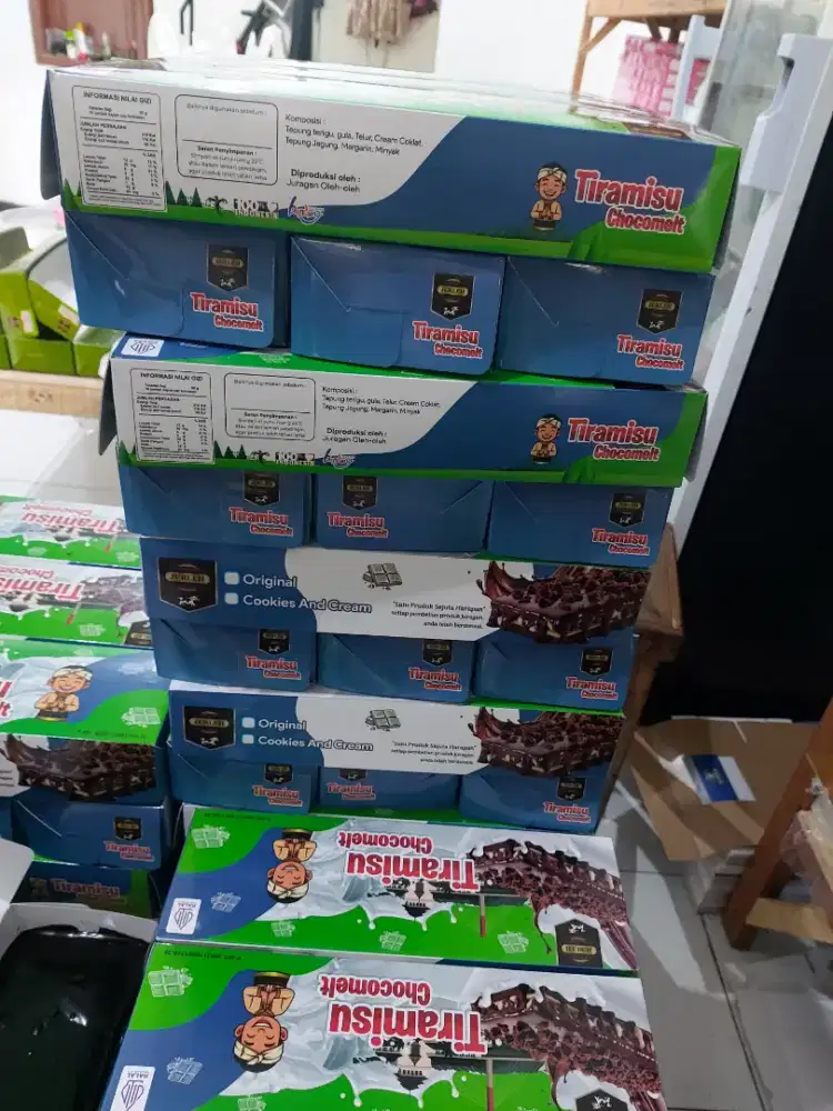 Crew Produksi pembuatan aneka produk bakery