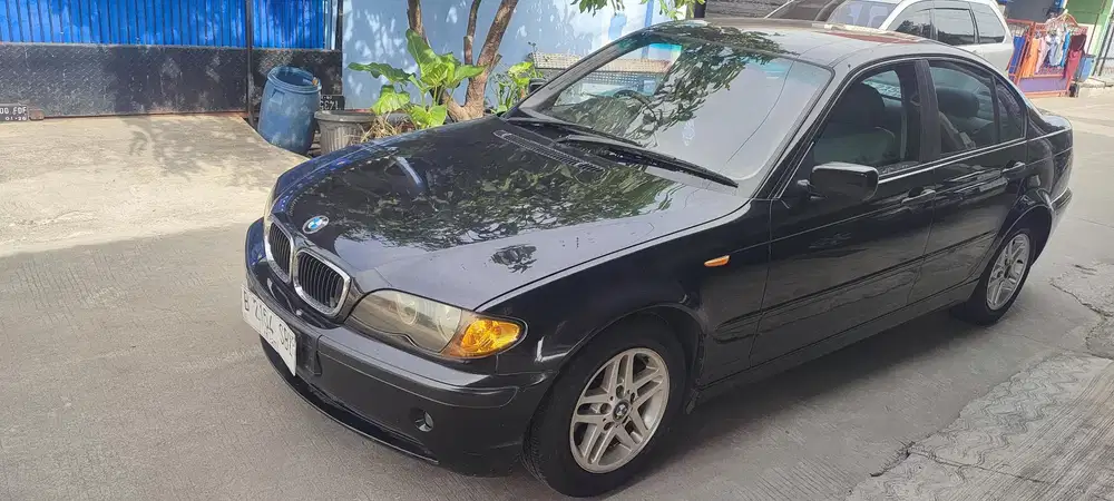 BMW 318i 2003 Bensin