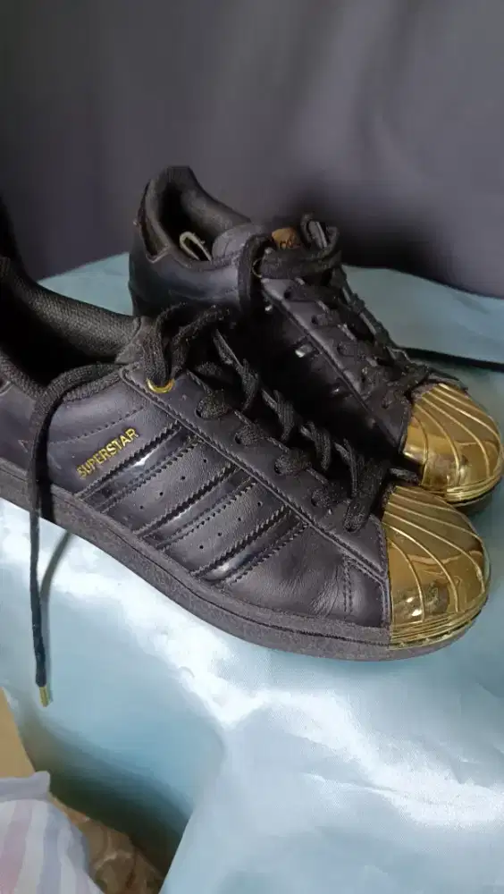 Adidas Superstar black gold