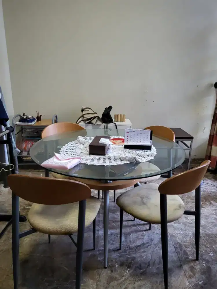 DIJUAL CEPAT MEJA MAKAN KACA KOKOH