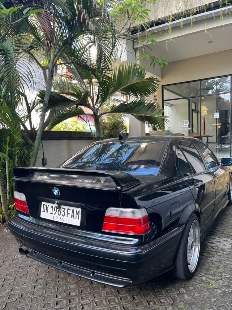 BMW 318i 1992 Bensin