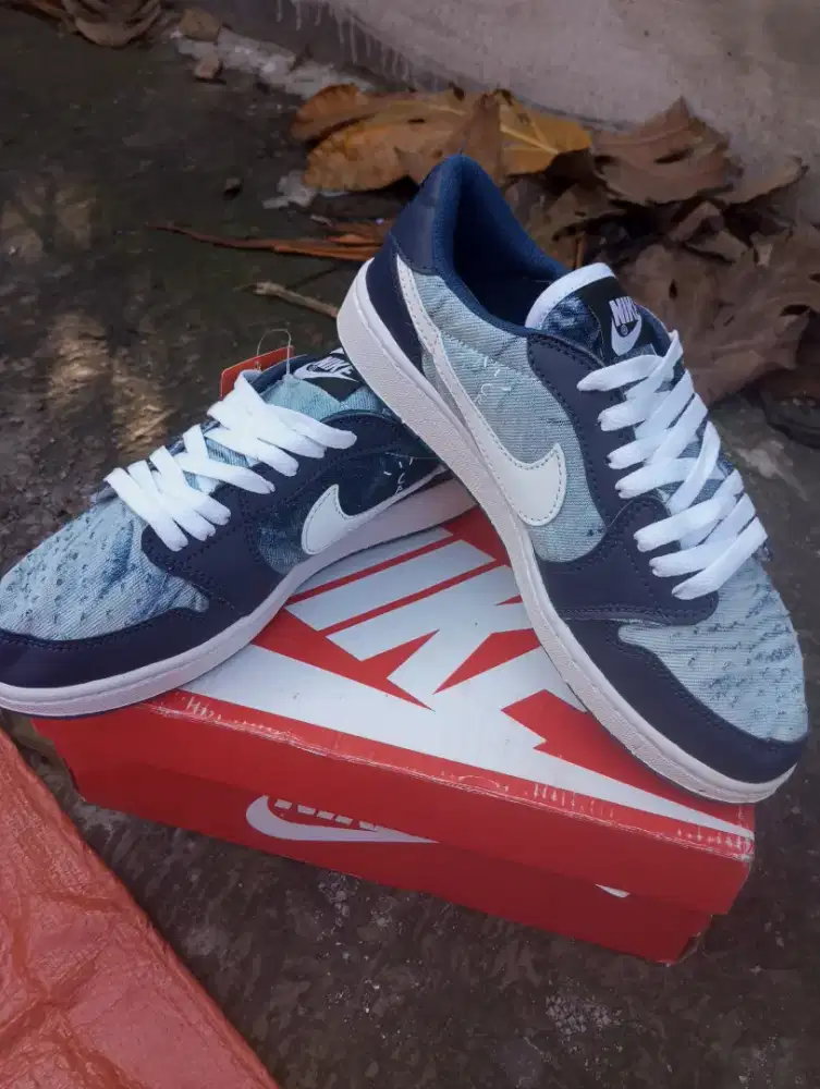 Sepatu Nike Travis scott x Gucci