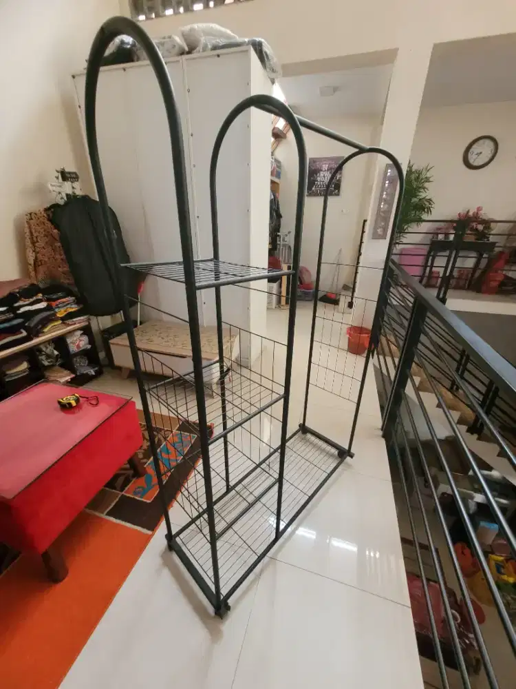 Rak Pakaian Gantung