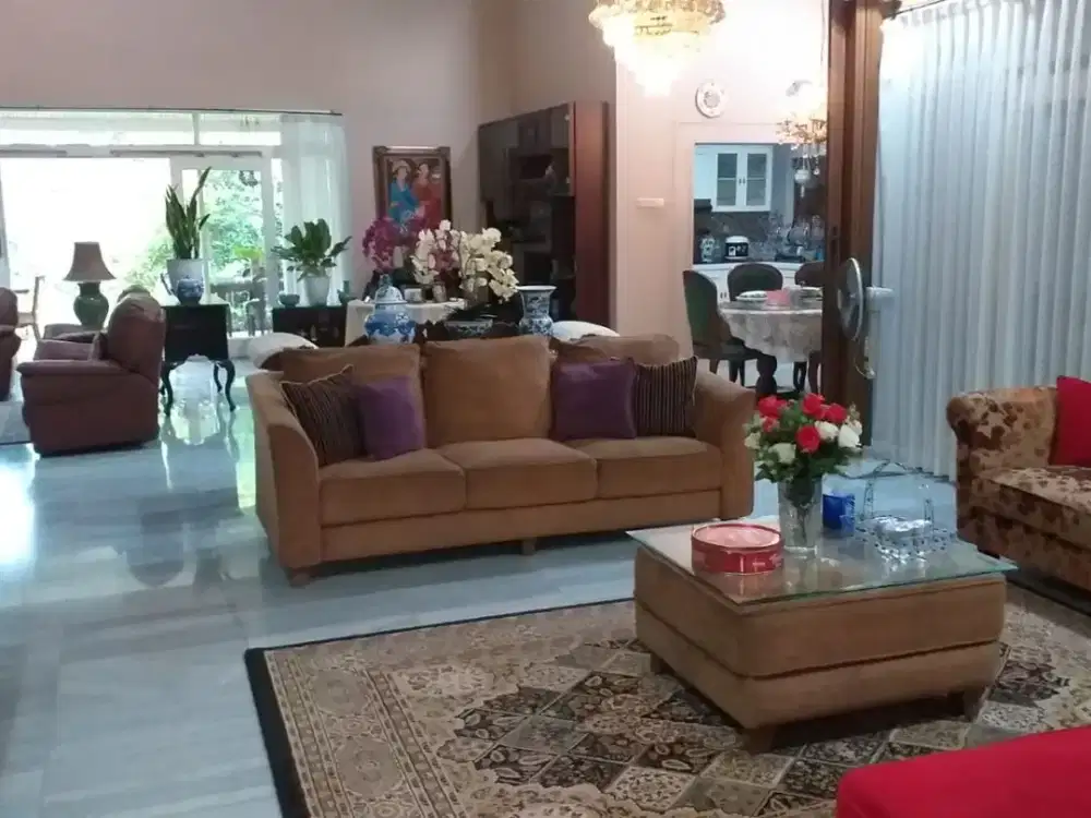 Luxury House Lahan Luas 765m² – 6KT, Semi 2 Lantai, Cocok Rumah Besar / Kantor