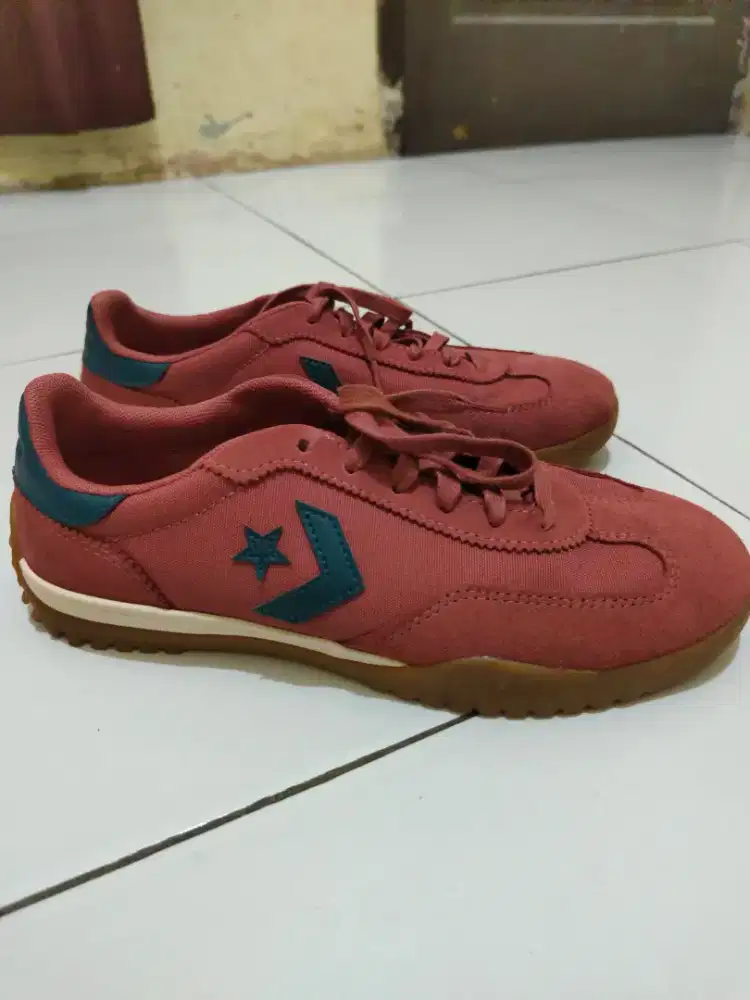 Sepatu Converse Run Star Trainer