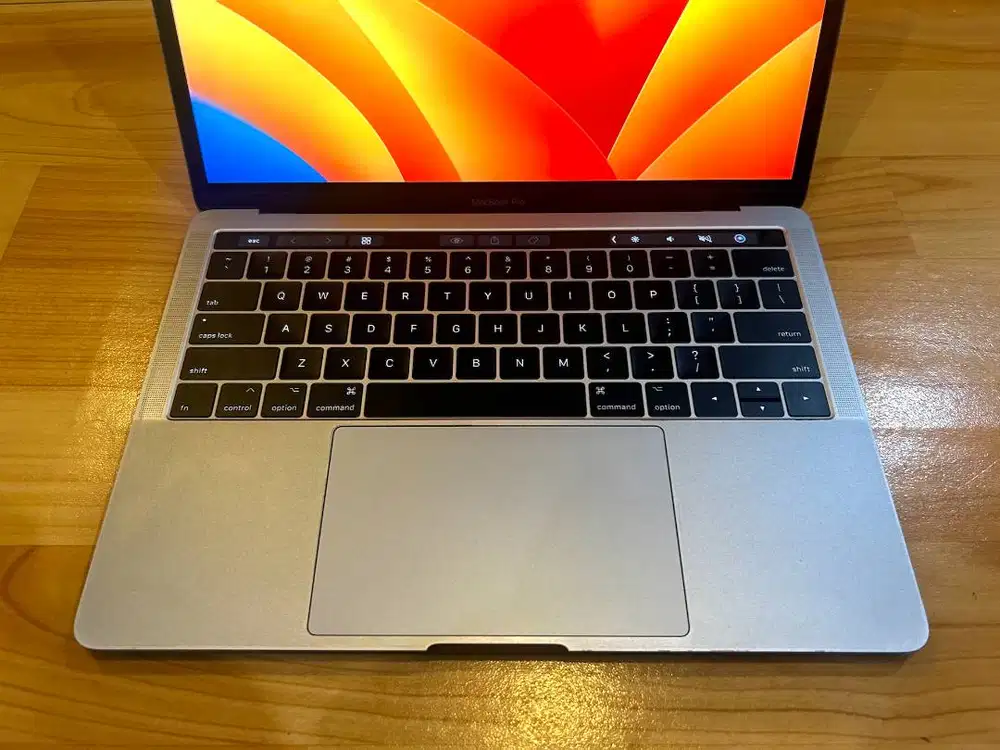 Macbook Pro 13 Inch 2017 Touchbar (8 GB - 256 SSD)