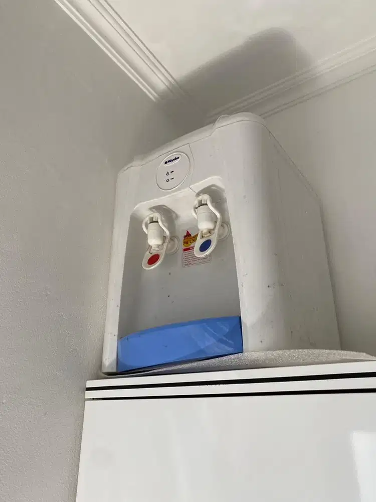 Dispenser Miyako dijual karena tidak terpakai lagi kondisi 90%