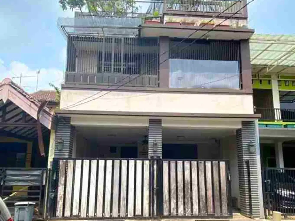 MURAH !! 3 Lantai Rumah Cantik Kemang Pratama Bekasi