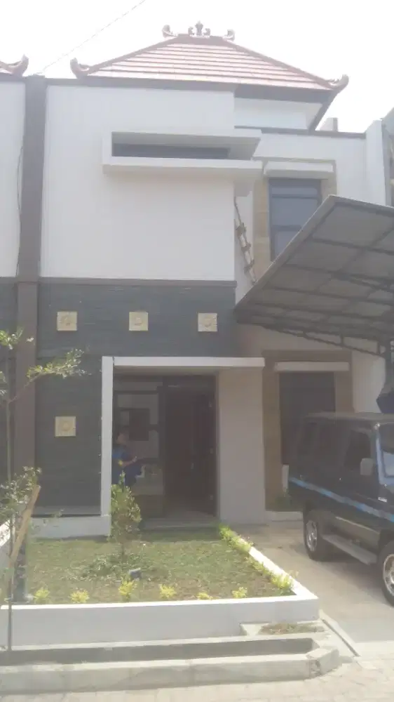 Sewa 1unit rumah 2 lantai.