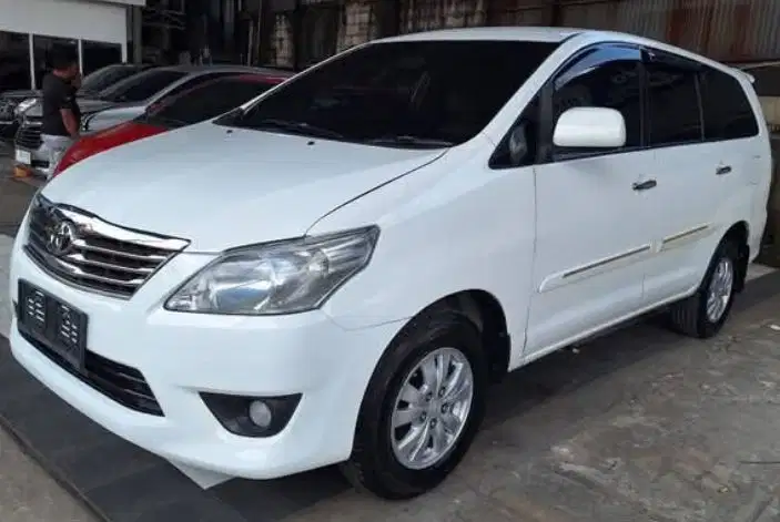 Toyota Kijang Innova 2012 Bensin