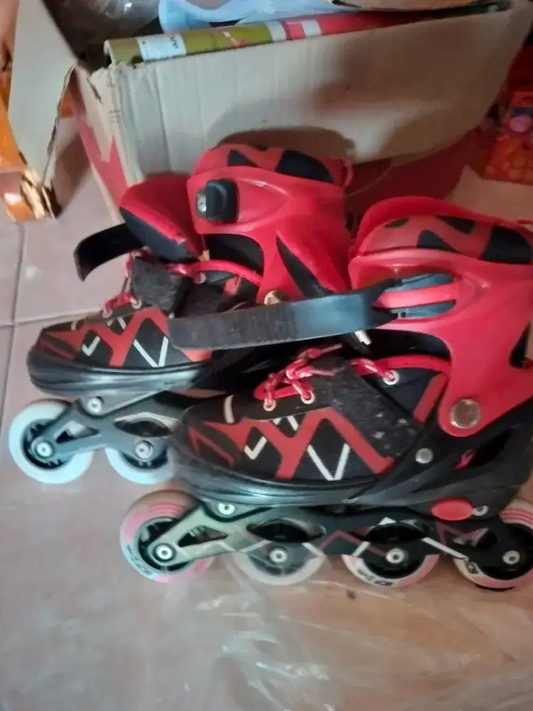 Sepatu roda anak-anak