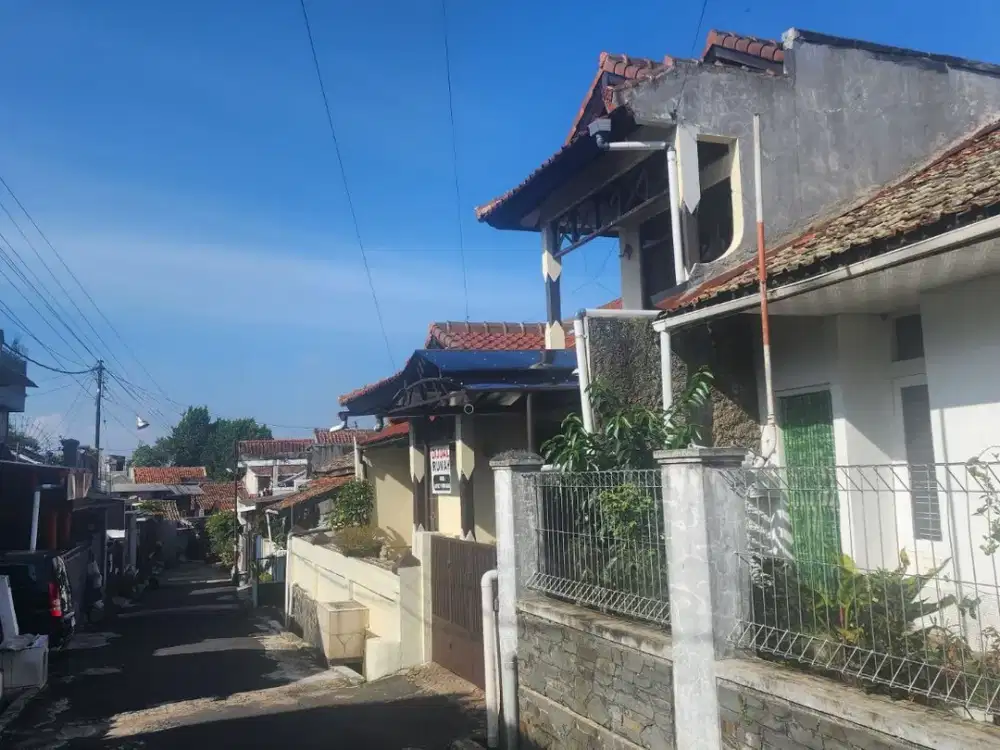 Jual Cepat! Rumah 2 Lantai Cihanjuang Cimahi – SHM, 3KT, Siap Huni di Bawah Pasaran