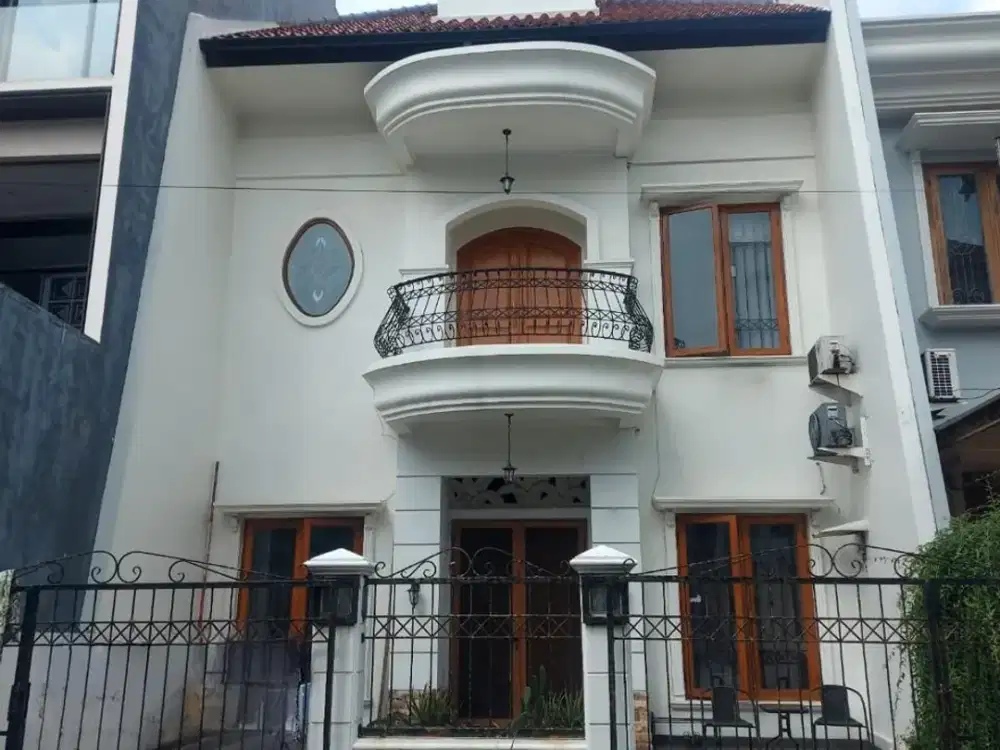 TURUN HARGA! Rumah 3 Lantai Siap Huni LT 136m2 di Villa Permata Gading