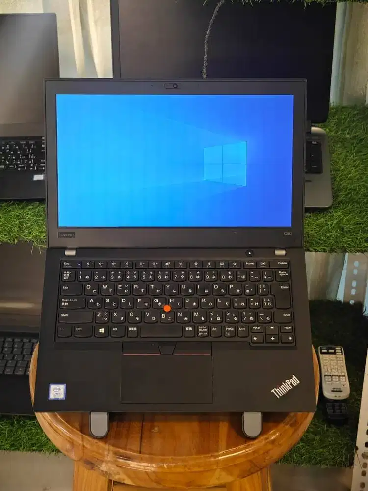 Lenovo ThinkPad X280 Core i3-8130U RAM 8GB SSD 256GB FHD Garansi