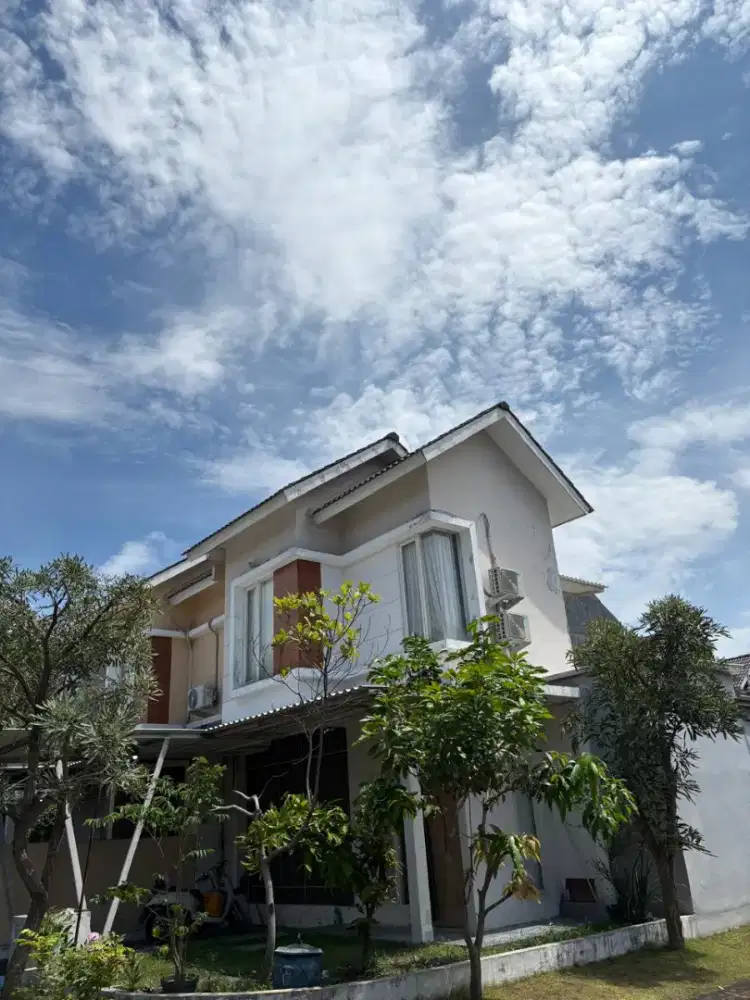 Disewakan rumah dan isinya