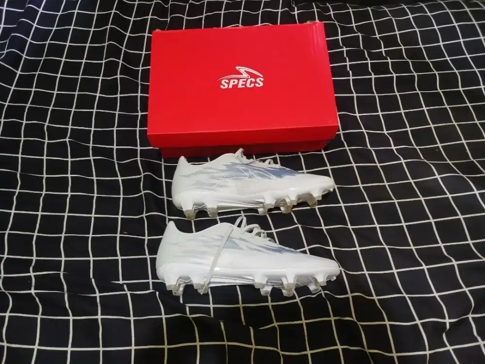 Sepatu bola specs fury ukuran 39 original