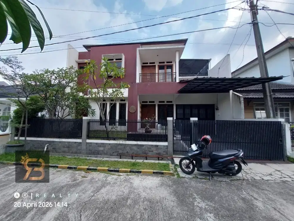 RUMAH DI ARCAMANIK BANDUNG Lokasi Strategis, Desain Modern, dan Harga Nego