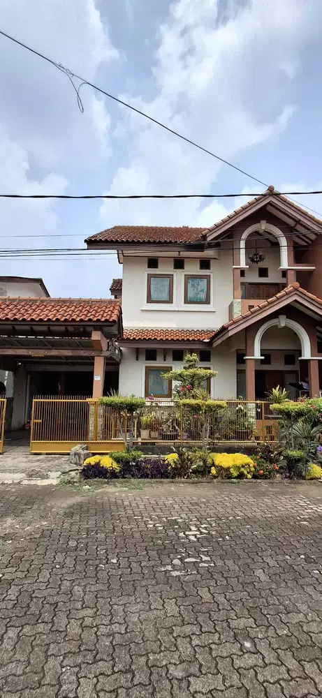 Dijual Rumah Luas dan Nyaman di Kawasan Ciledug Tangsel AZ-18130