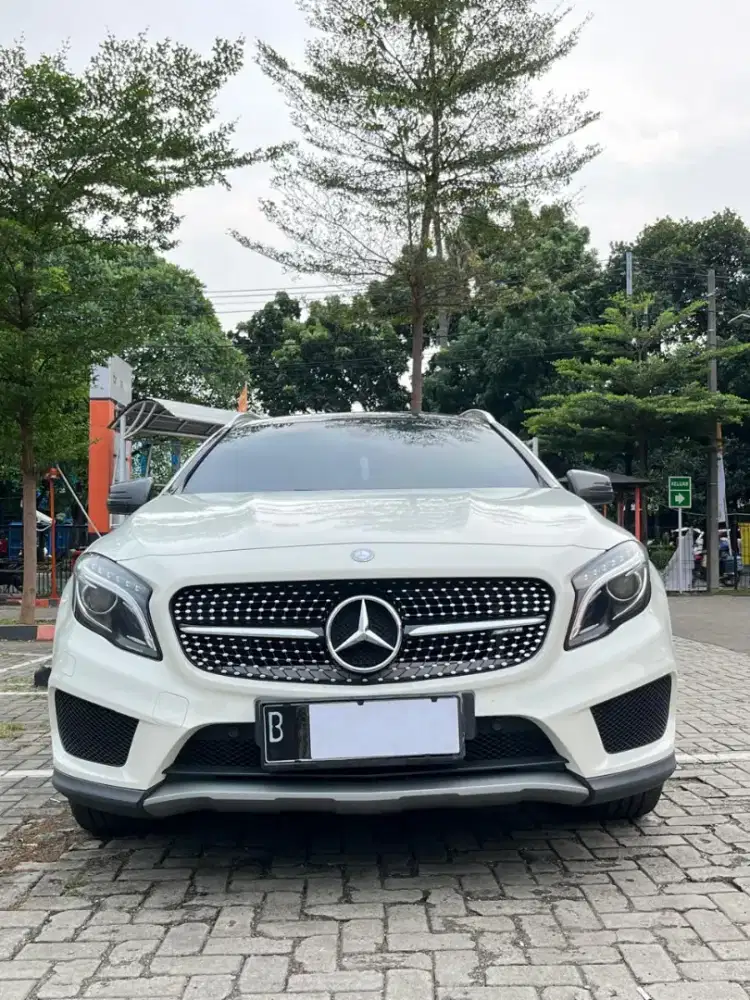 Mercedes-Benz GLA200 AMG LINE nik 2016 pakai 2019