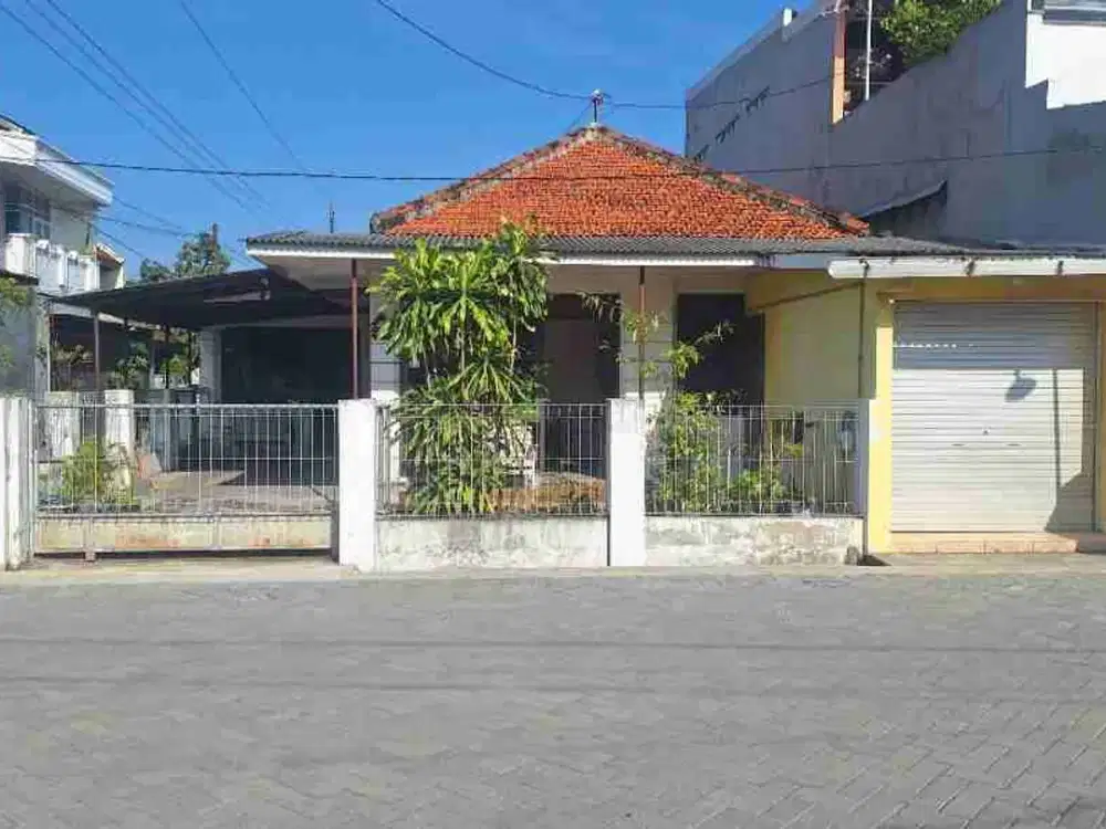RUMAH LAMA HOOK DI JL TIRTOYOSO REJOSARI SEMARANG TIMUR