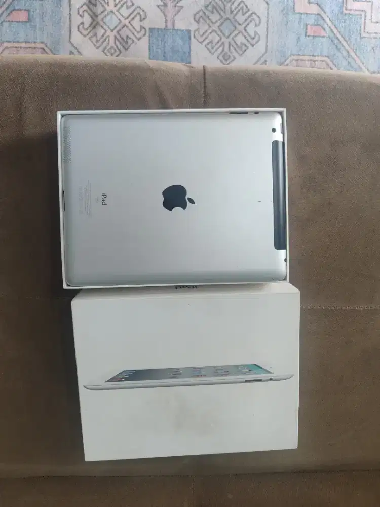 Dijual cepat Ipad 2 Wifi 3G 32GB