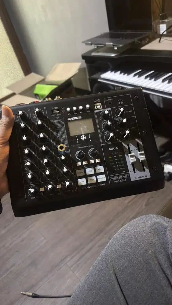 Mixer Recording Tech Pro Rtx 4