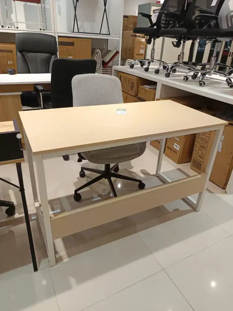 meja kerja bahan metal